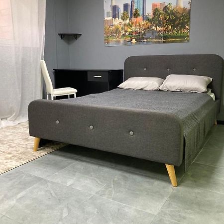 Battle Mile Hostel Cherkasy Ngoại thất bức ảnh