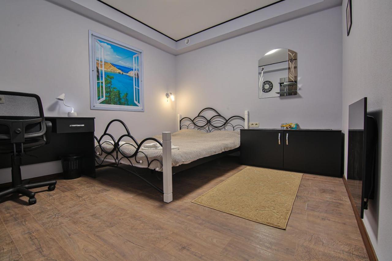 Battle Mile Hostel Cherkasy Ngoại thất bức ảnh