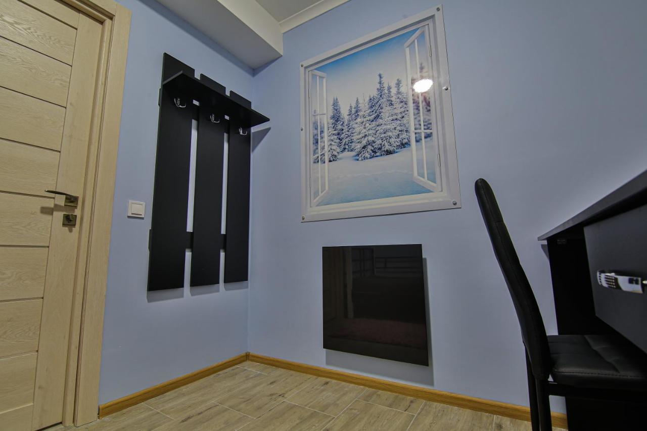 Battle Mile Hostel Cherkasy Ngoại thất bức ảnh