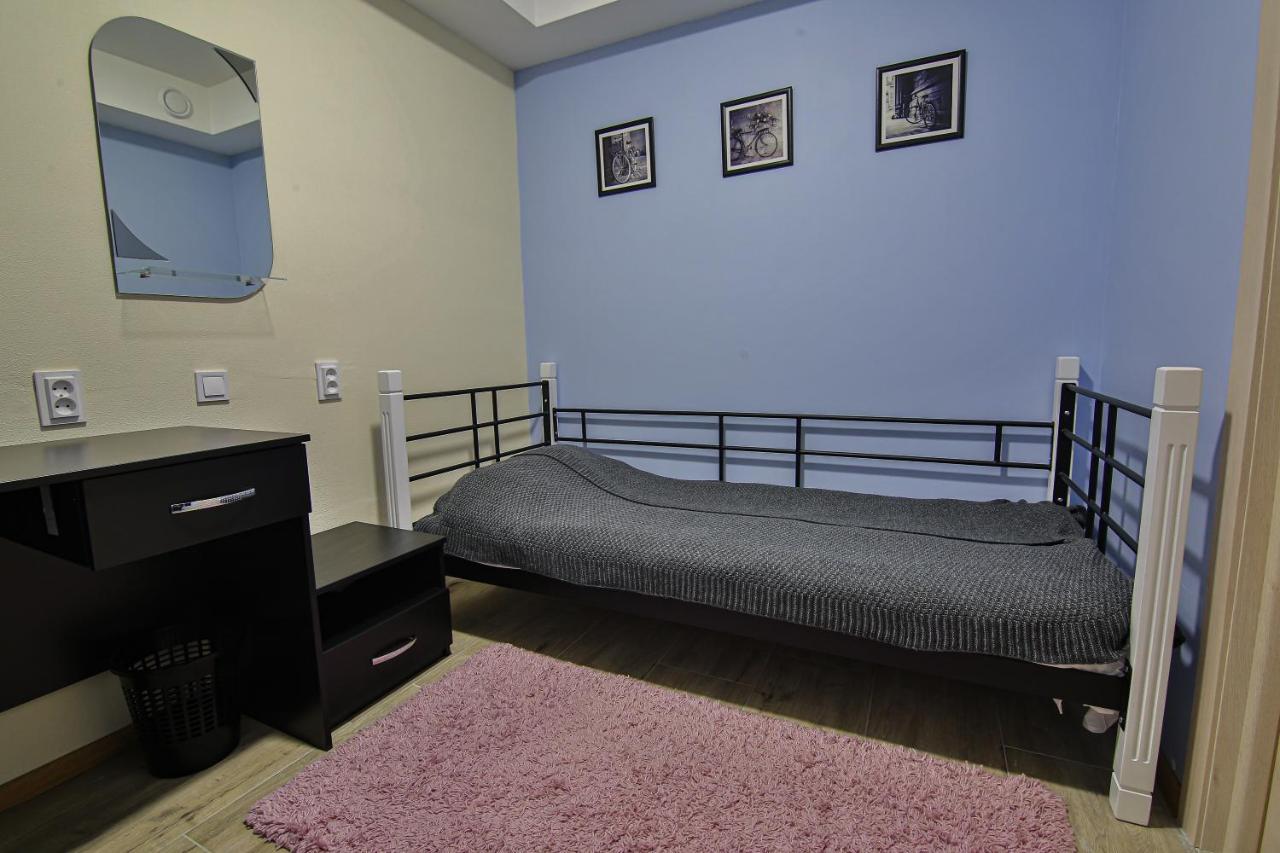 Battle Mile Hostel Cherkasy Ngoại thất bức ảnh
