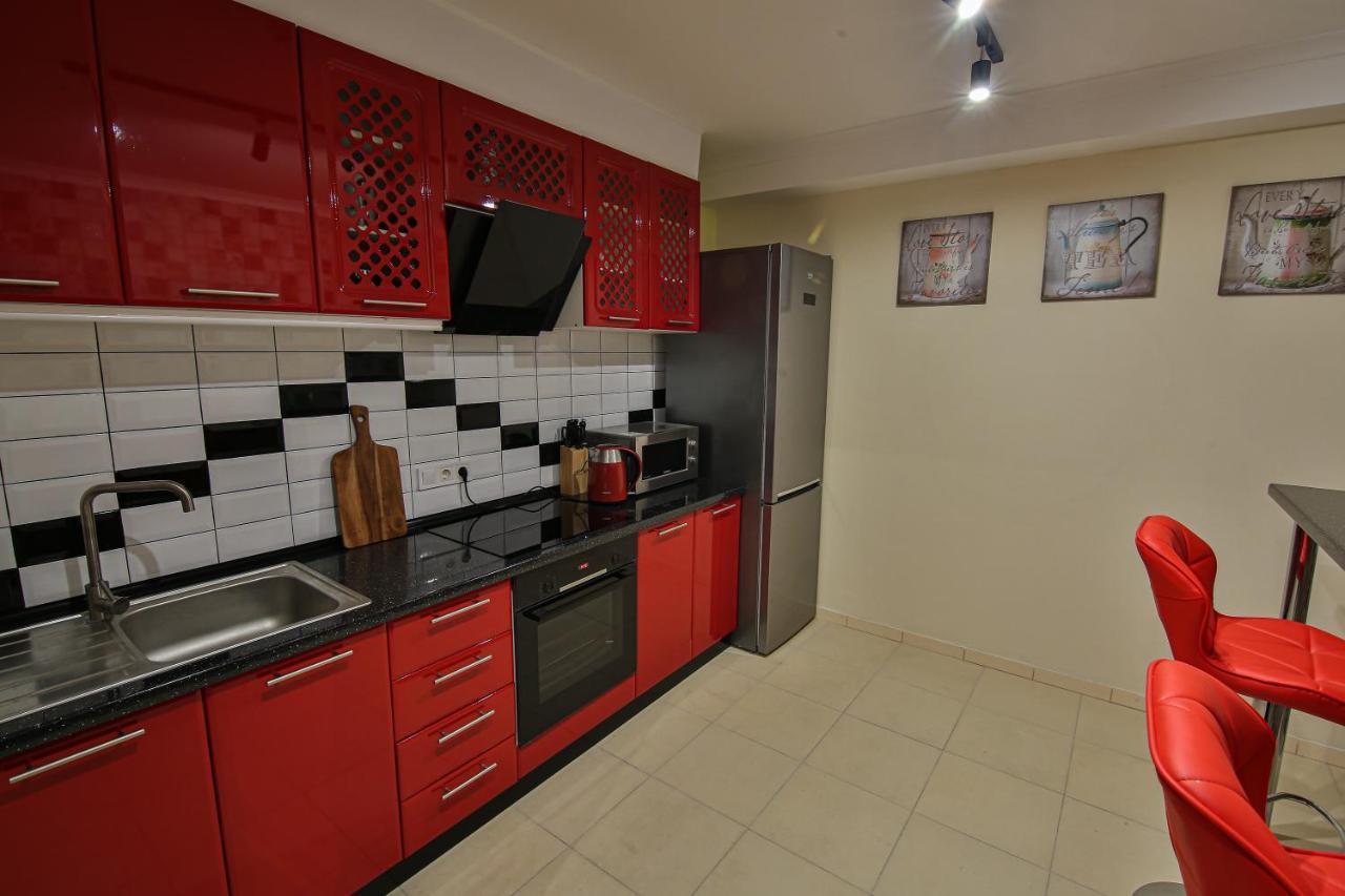 Battle Mile Hostel Cherkasy Ngoại thất bức ảnh