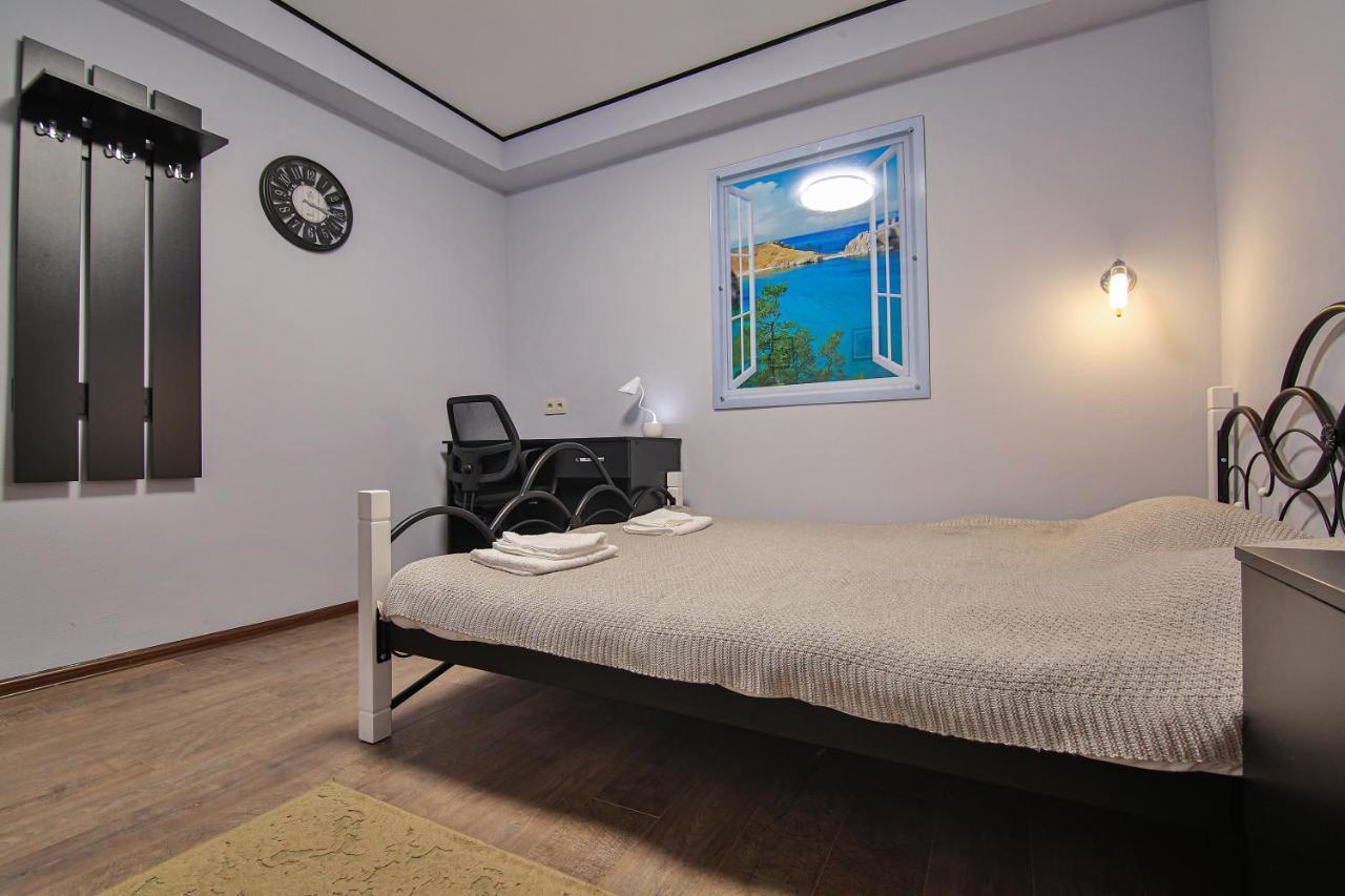 Battle Mile Hostel Cherkasy Ngoại thất bức ảnh