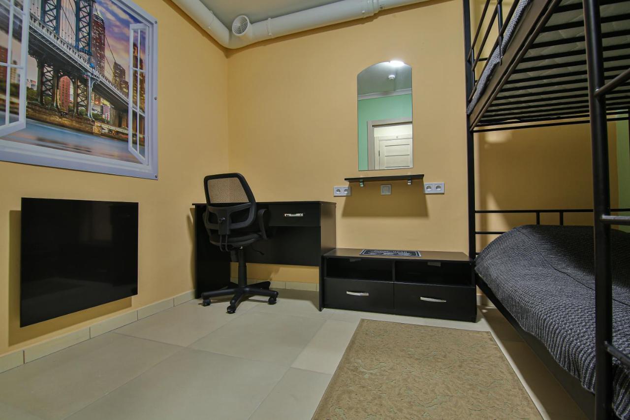 Battle Mile Hostel Cherkasy Ngoại thất bức ảnh