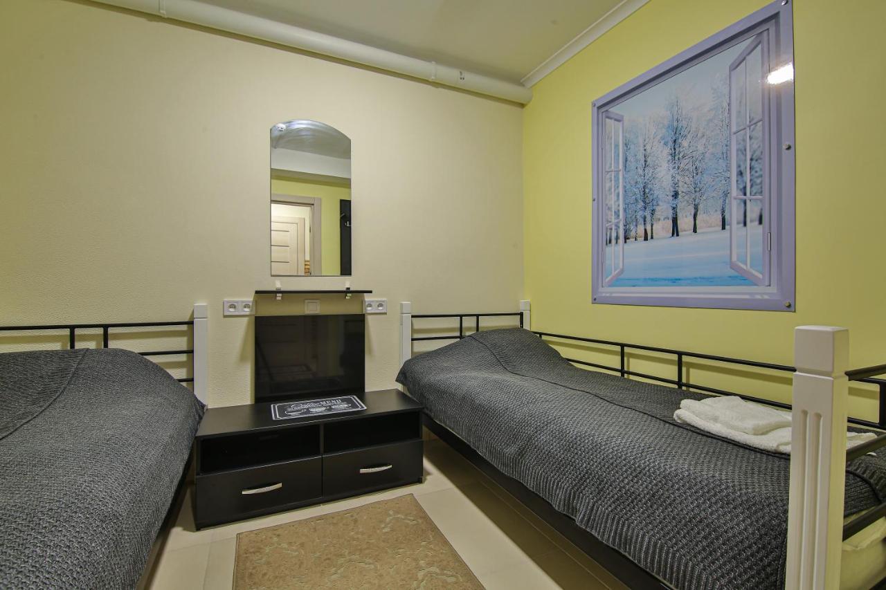 Battle Mile Hostel Cherkasy Ngoại thất bức ảnh