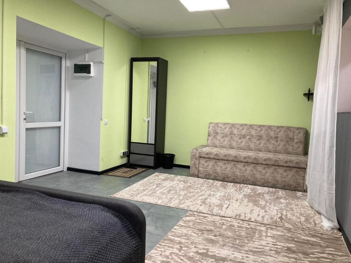 Battle Mile Hostel Cherkasy Ngoại thất bức ảnh